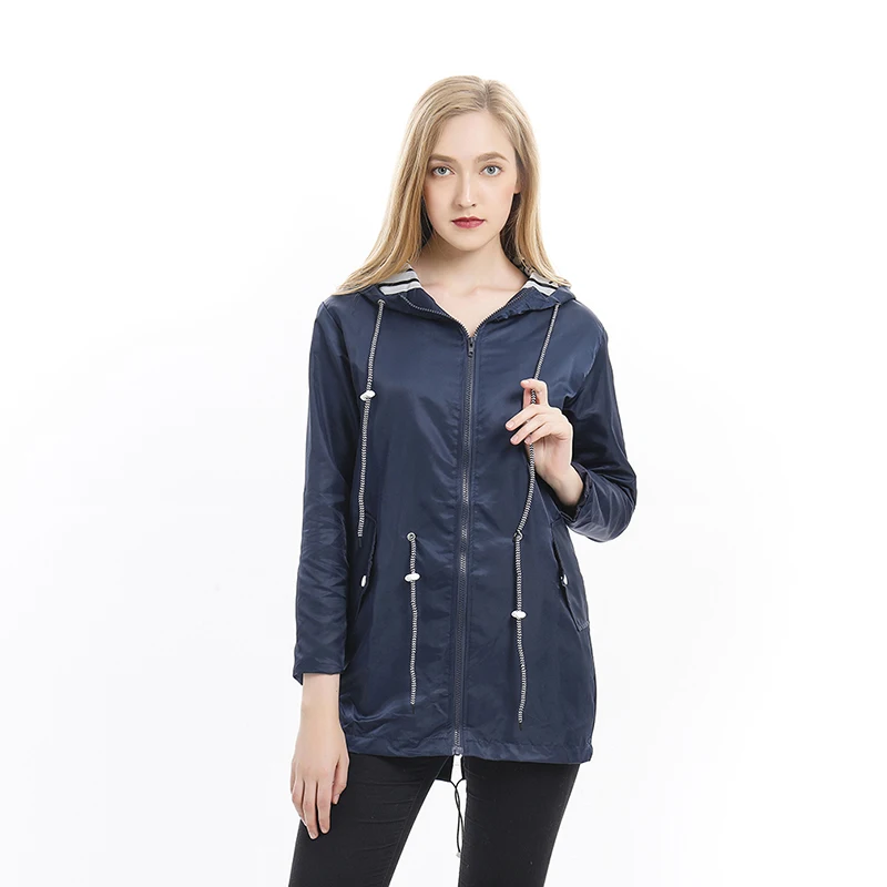 Водонепроницаемая куртка Женская легкая для женщин с капюшоном походов на