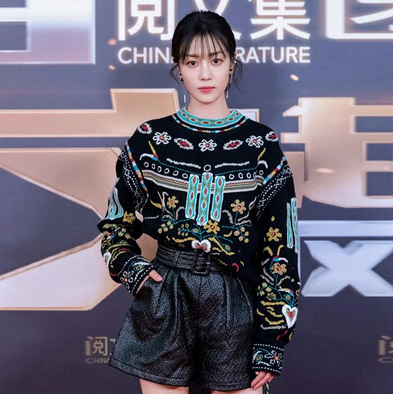 Женский трикотажный свитер в винтажном стиле теплый джемпер ретро с вышивкой и