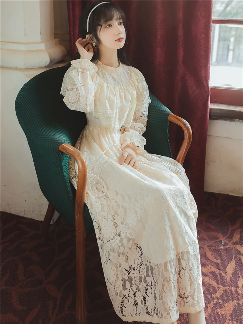 Женское кружевное платье с воротником стойкой тонкое облегающее длинным рукавом