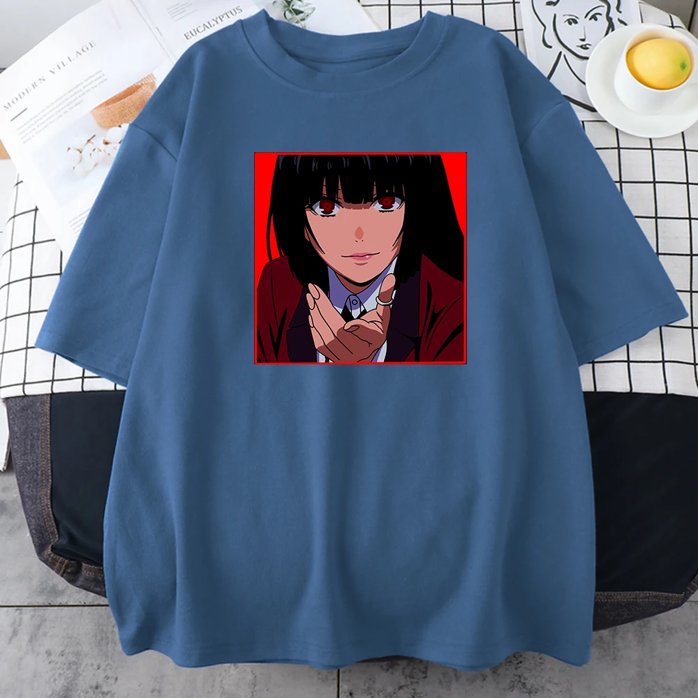 

Женская футболка с коротким рукавом, круглым вырезом и принтом