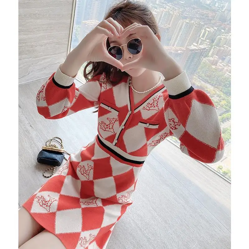 

Knitted dress women's autumn and winter 2021 new women's v-neck long sleeve A- line skirt small base sweater skirt