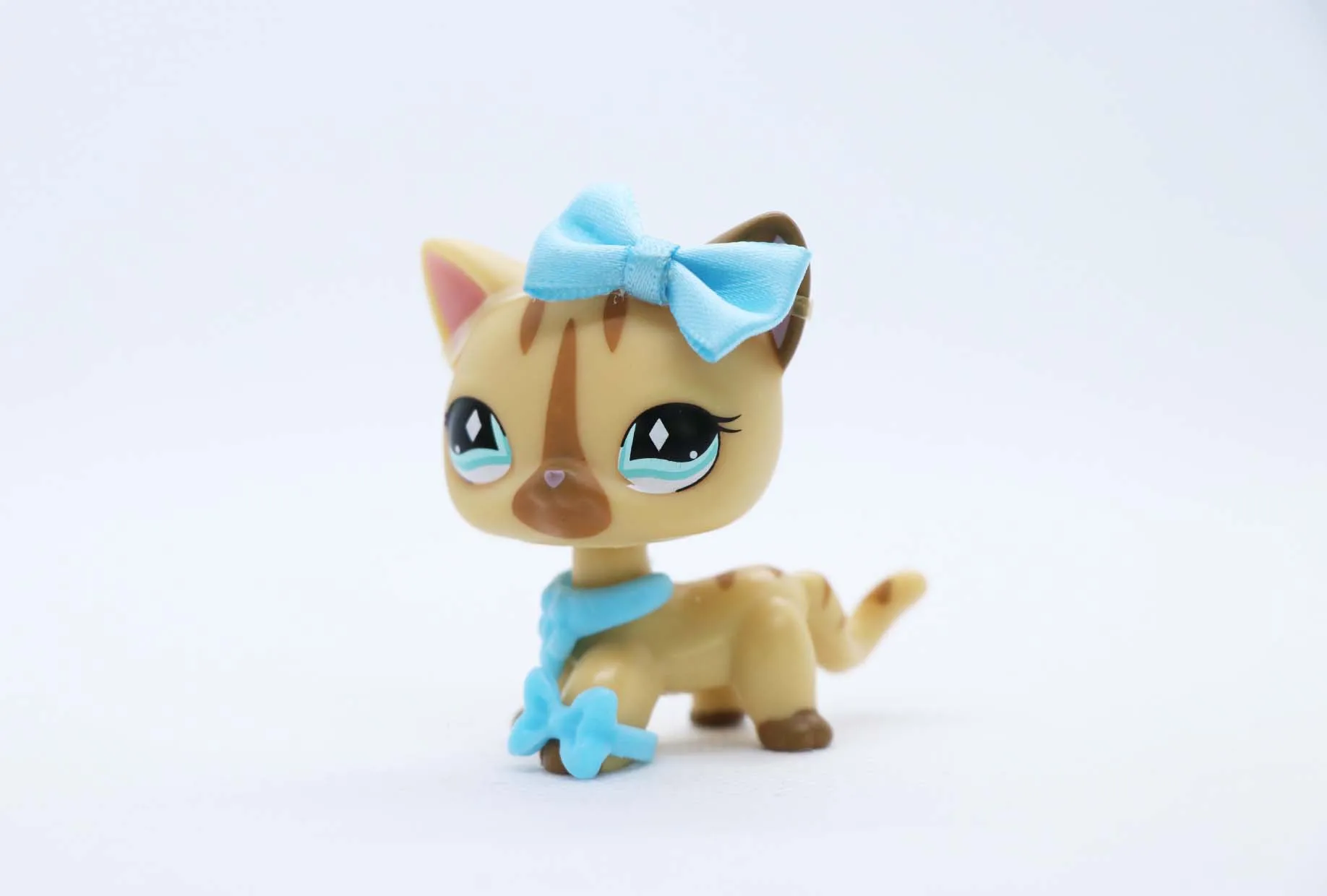 Pet Shop короткошерстной кошки кошка 886 желтый KittyKitten голубых бриллиантов глаза