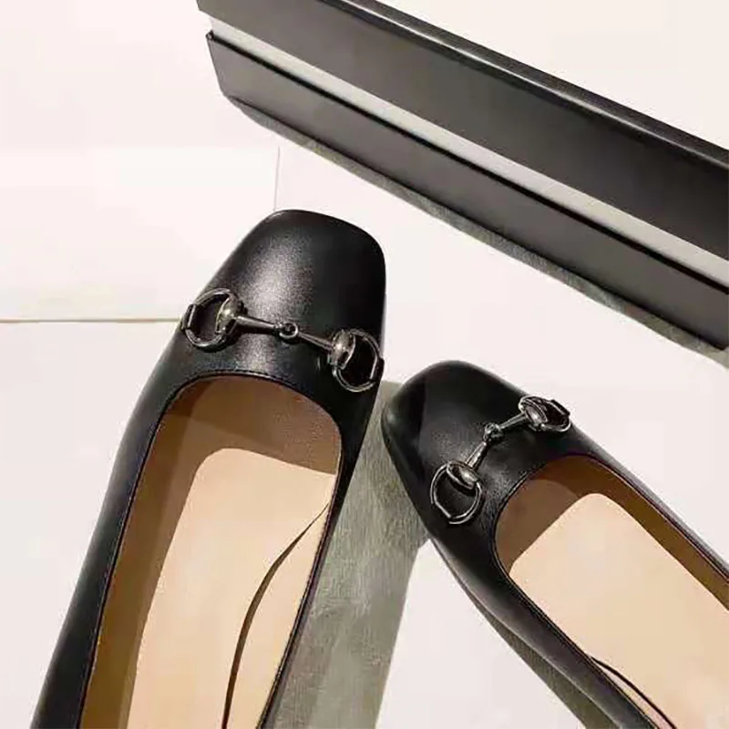 

Horsebit Single Shoes Shallow Mouth Round Toe Thick Heel Black And White Classic Leather Handmade Women's Shoes For Daily Wear