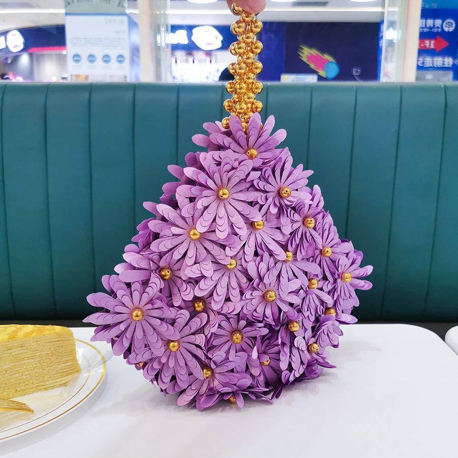 

Daisies Flowers Handbag Women New Elegant Handmade Beads Triangle Small Tote Clutch Purses And Handbag Ladies High Quality