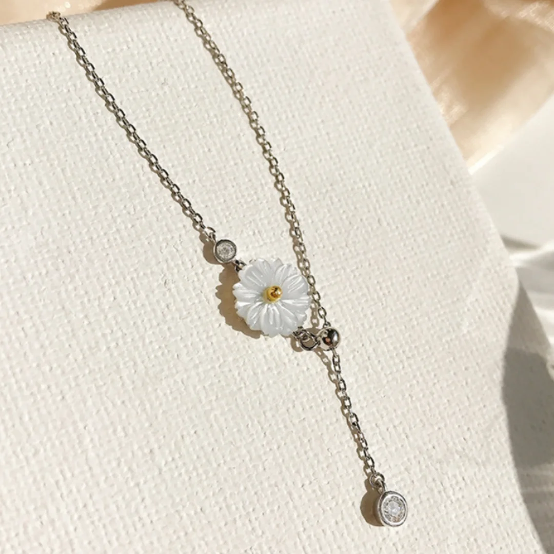 

The New Women's 925 Sterling Silver Shell Daisy Necklace Collarbone Chain Women's Luxury Net Red Niche Design Ins Cold Wind