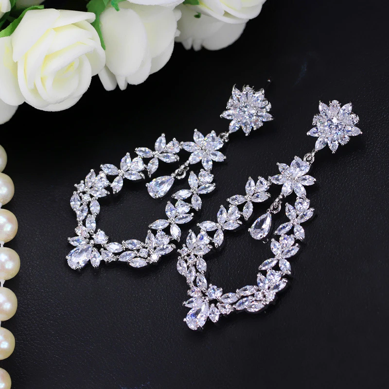 

Loredana Top Brand Exclusive Zircon Pure White Romantic Wedding Bride Drops Zircon Earrings Not Allergic To Earrings EZ104