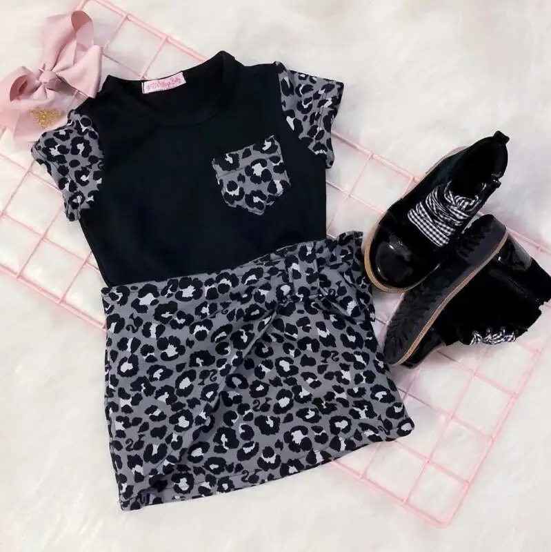 2 шт. футболка с коротким рукавом и леопардовым принтом трапециевидная мини-юбка |