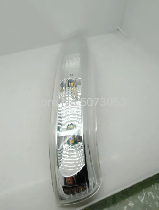 Светильник для зеркала заднего вида левый и правый Chevrolet Captiva 2007-2016 | Автомобили