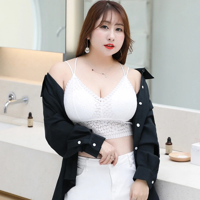 Красивое нижнее белье на бретельках с перекрестной шнуровкой сзади открытой