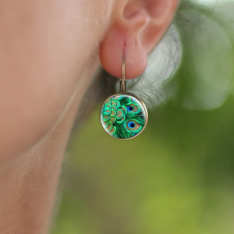

2021 Time gem Feather Earrings European and American Jewelry White K French ear clip Fashion Earrings women's jewelry