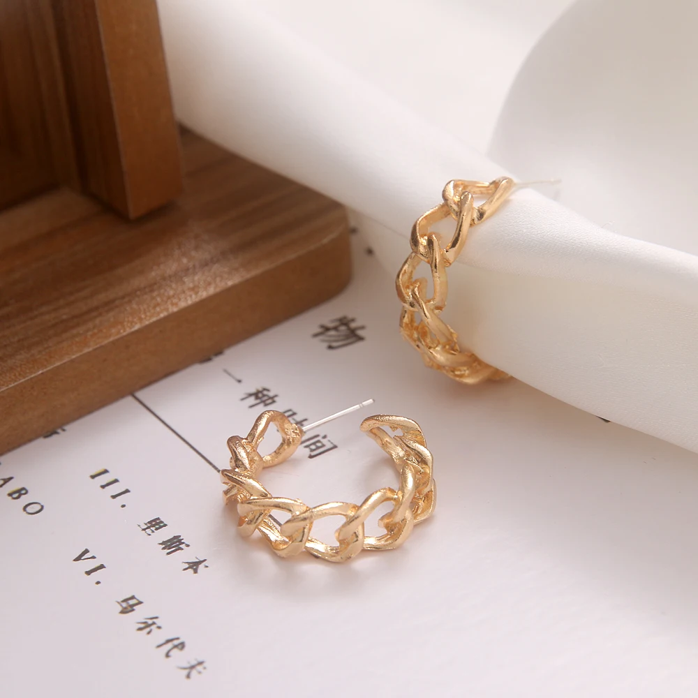 

Trendy Hollow Chain Hoop Earrings Temperament Simple Design Circle Statement Earrings Jewelry Metal Geometric Fashion Earrings