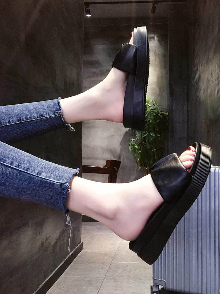 

Shoes Slippers Women Summer Slides Fashion Shale Female Beach Pantofle Platform Luxury Flat Sabot 2021 PU Scandals Fabric