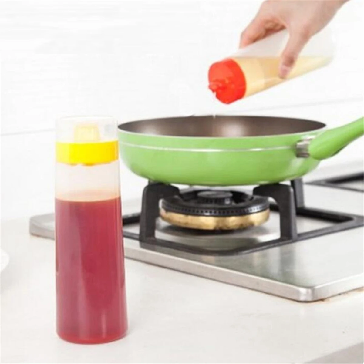 

1PCS Brand Squeeze Bottle Four-Hole Multi-Purpose Sauce Bottle Multi-Purpose Squeeze Salad Sauce Bottle Kitchen Accessories