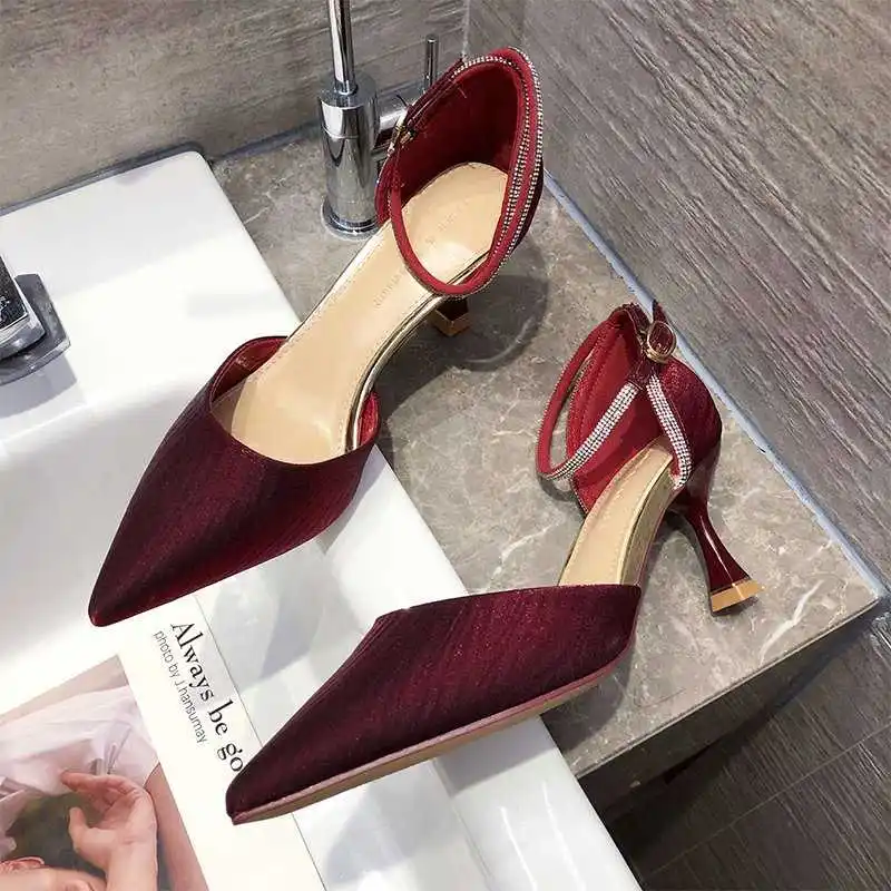 

2021 Fashion Bling Crystal Pumps Women Sexy Pointed Toe Party Heels Shoes Woman Spring Summer Breathable Pumps Female