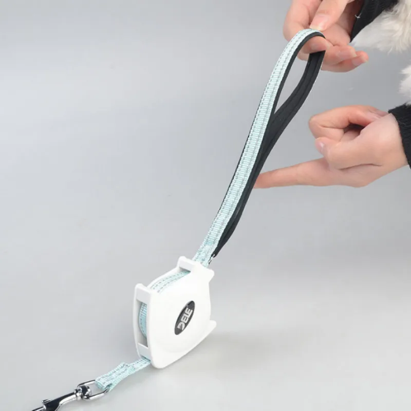 Товары для домашних животных поводок собак светоотражающий автоматический