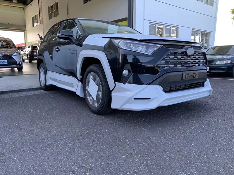 Комплект кузова автомобиля передний и задний бампер с дневными ходовыми огнями