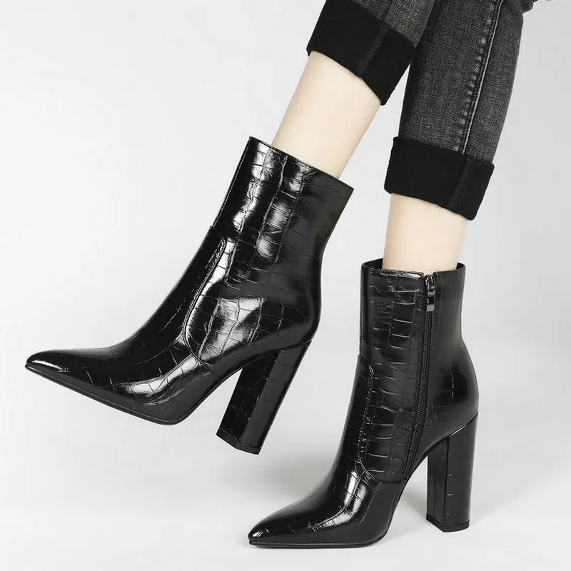 

Women's Shoes