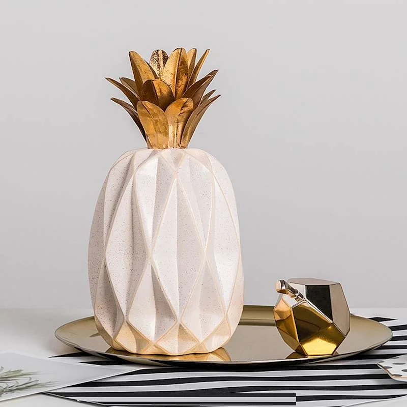 

EUROPEAN STYLE CERAMIC BLACK/GOLDEN PINEAPPLE FURNISHING ARTICLES SCULPTURE PERSONALIZED FRUIT MODELING HOME DECORATION R180