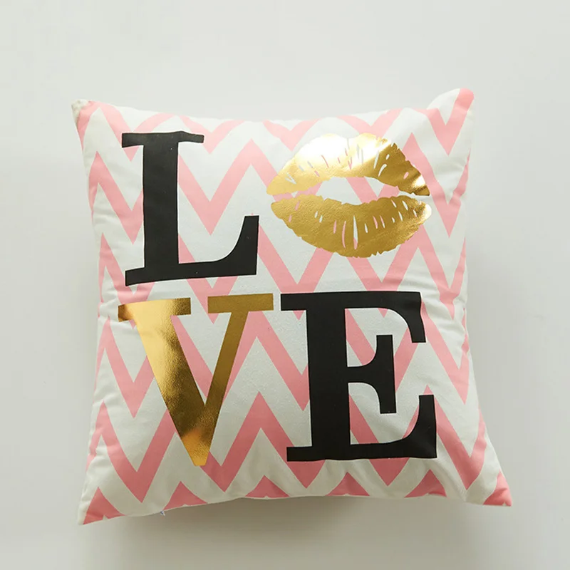 Наволочка в полоску с золотыми сердечками синего и розового цвета декоративная