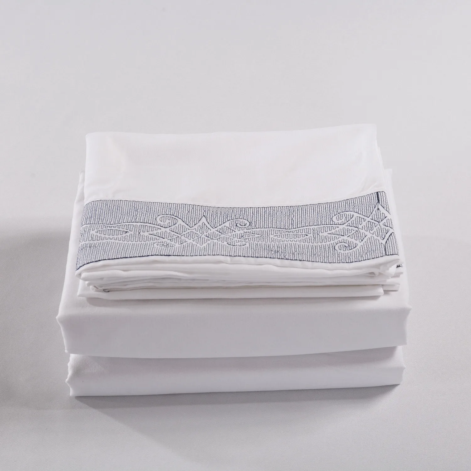 

Four-piece plain embroidery four-piece suit bedding duvet cover king size bed sheet comforter bedding sets queen quilt cover