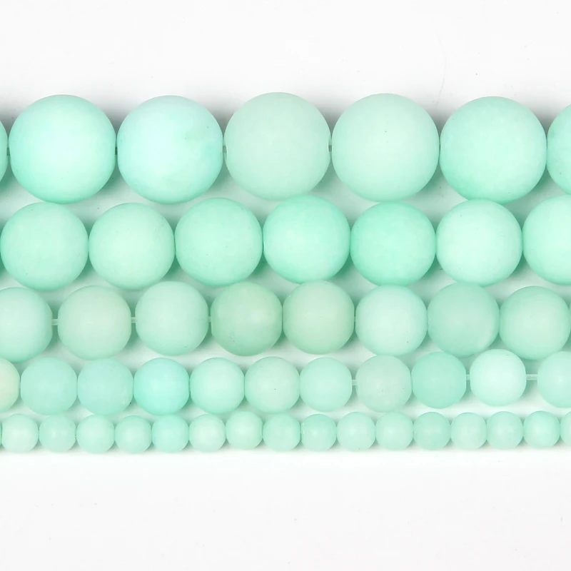 Круглые бусины из матового светло-зеленого агата незакрепленные натурального