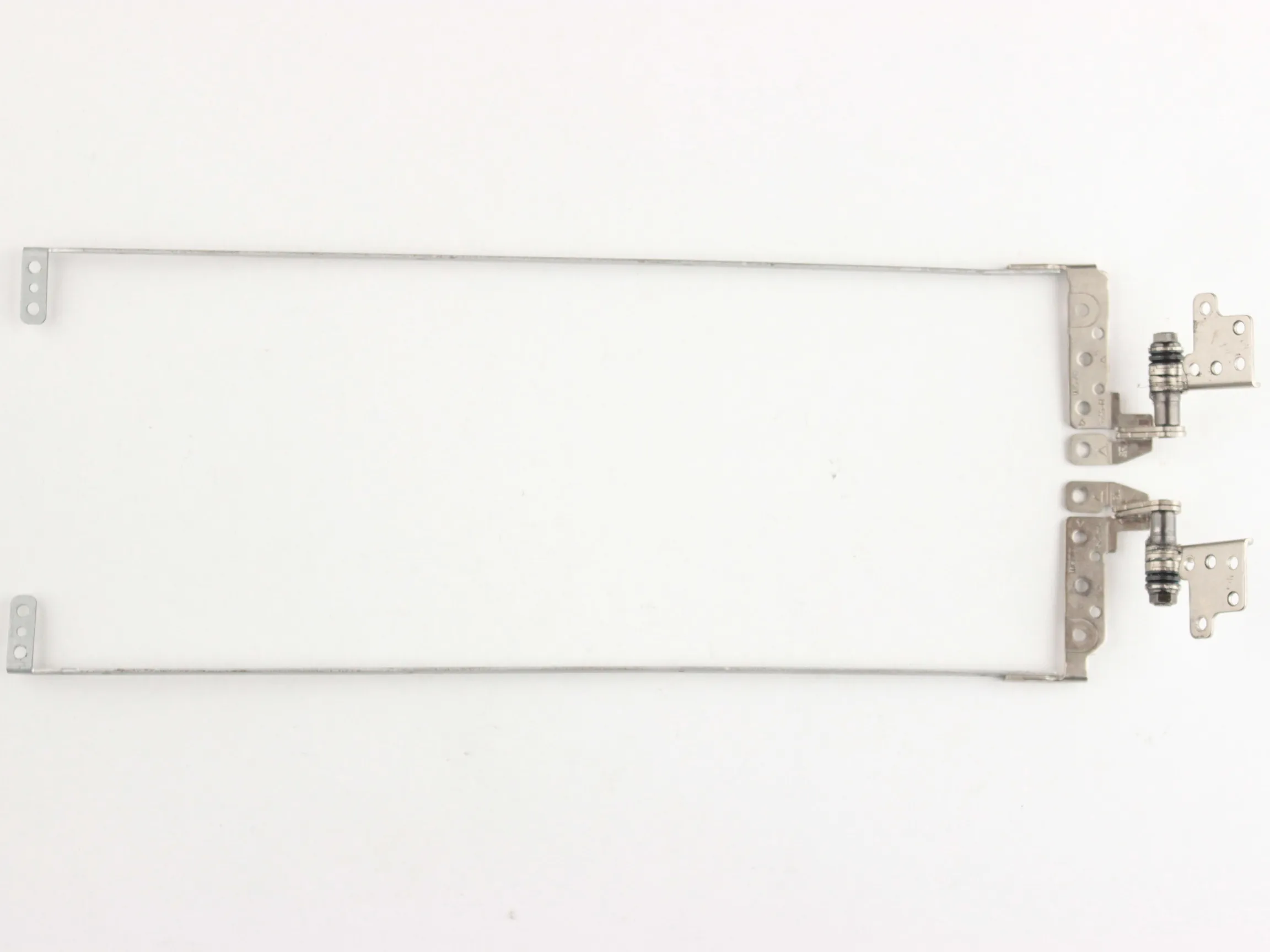 Шарниры для ноутбука DEXP CLV-970-C Aquilon O110 [6-33-W9701-0R1] (Б/У) |