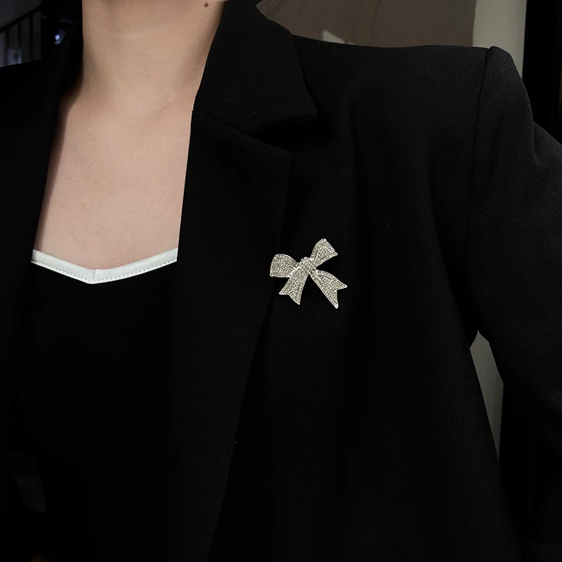 Брошь в форме банта с инкрустацией высокой чувствительности Корейском стиле