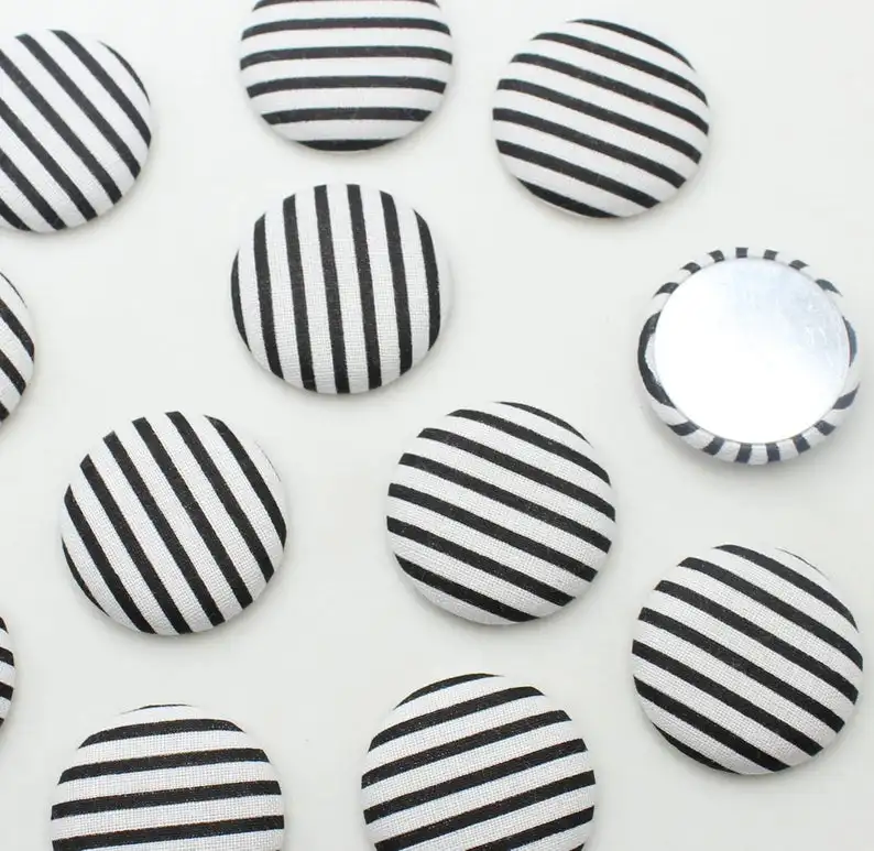 

150pcs black white Stripe Fabric Covered flat back Buttons, Cloth Covered Buttons, garment accessories