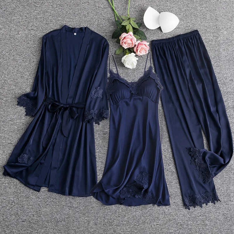 Комплект пижамный женский красный из трех предметов топ на бретельках и штаны