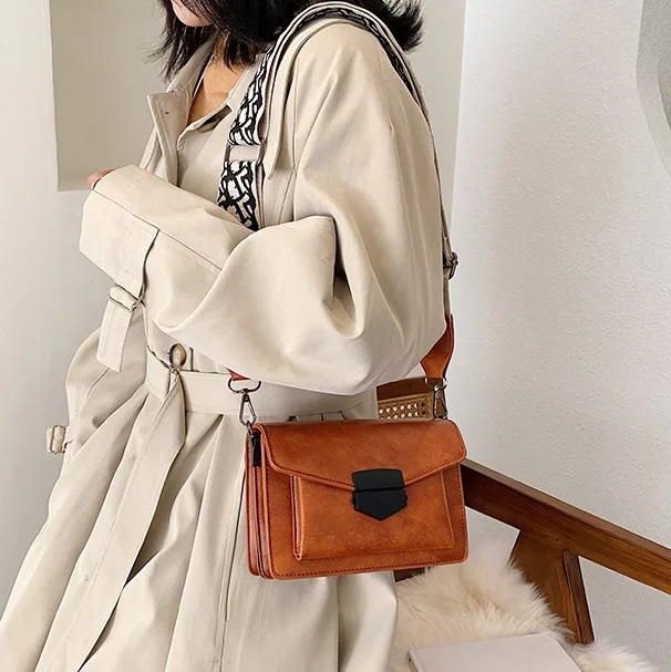 Мини сумка для женщин модная новинка 2020 Ins ультра огонь ретро широкий ремешок