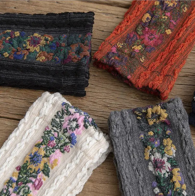 1 pair of autumn and winter new linen pattern cotton women's socks retro small floral jacquard fashion tube for ladies | Женская