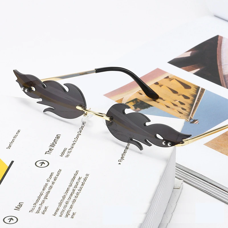 

2020 trend Fire Flame Women's Sunglasses Decorative glasses fire flame Vintage glasse UV400 Fashionable glasses free shipping