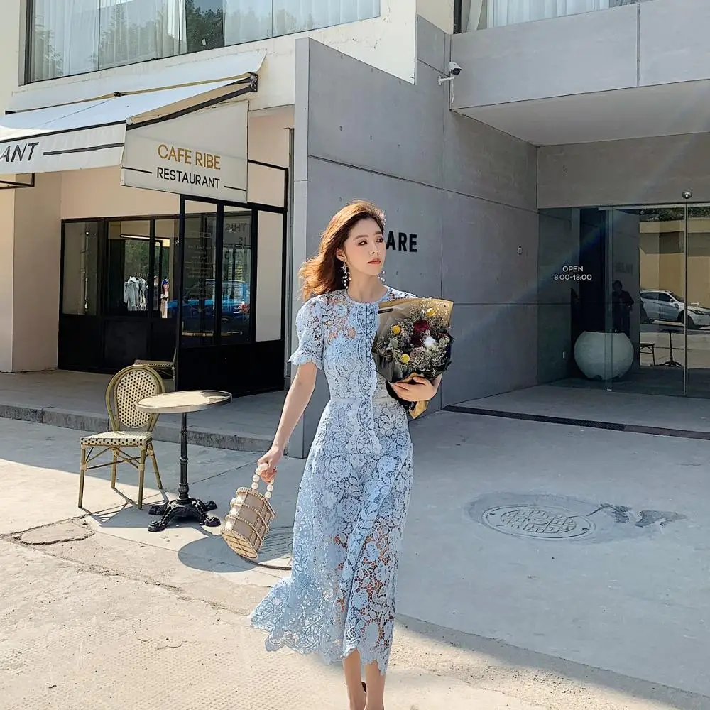 Женское винтажное кружевное платье голубое ажурное элегантное трапеция средней