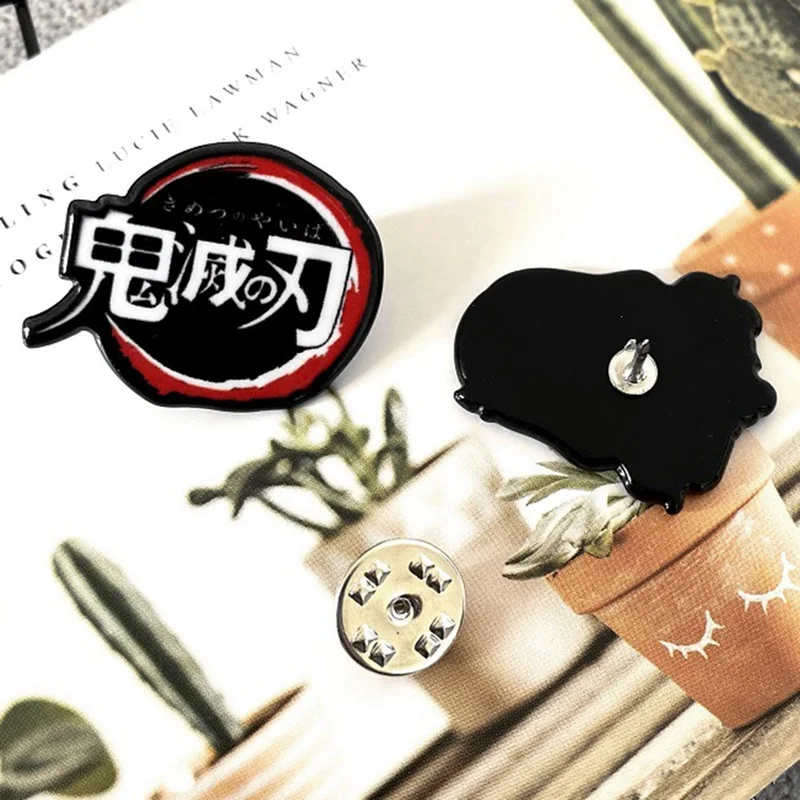 Брошь из м/ф рассекающий демонов: Kimetsu No Yaiba аниме значок на одежду сумки кепки и
