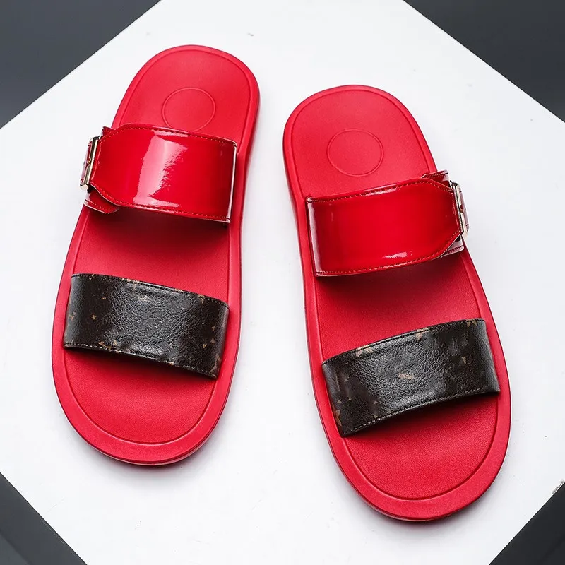 

2021 spring new female drag fashion Korean trend sandals and slippers soft bottom beach shoes non-slip sandals