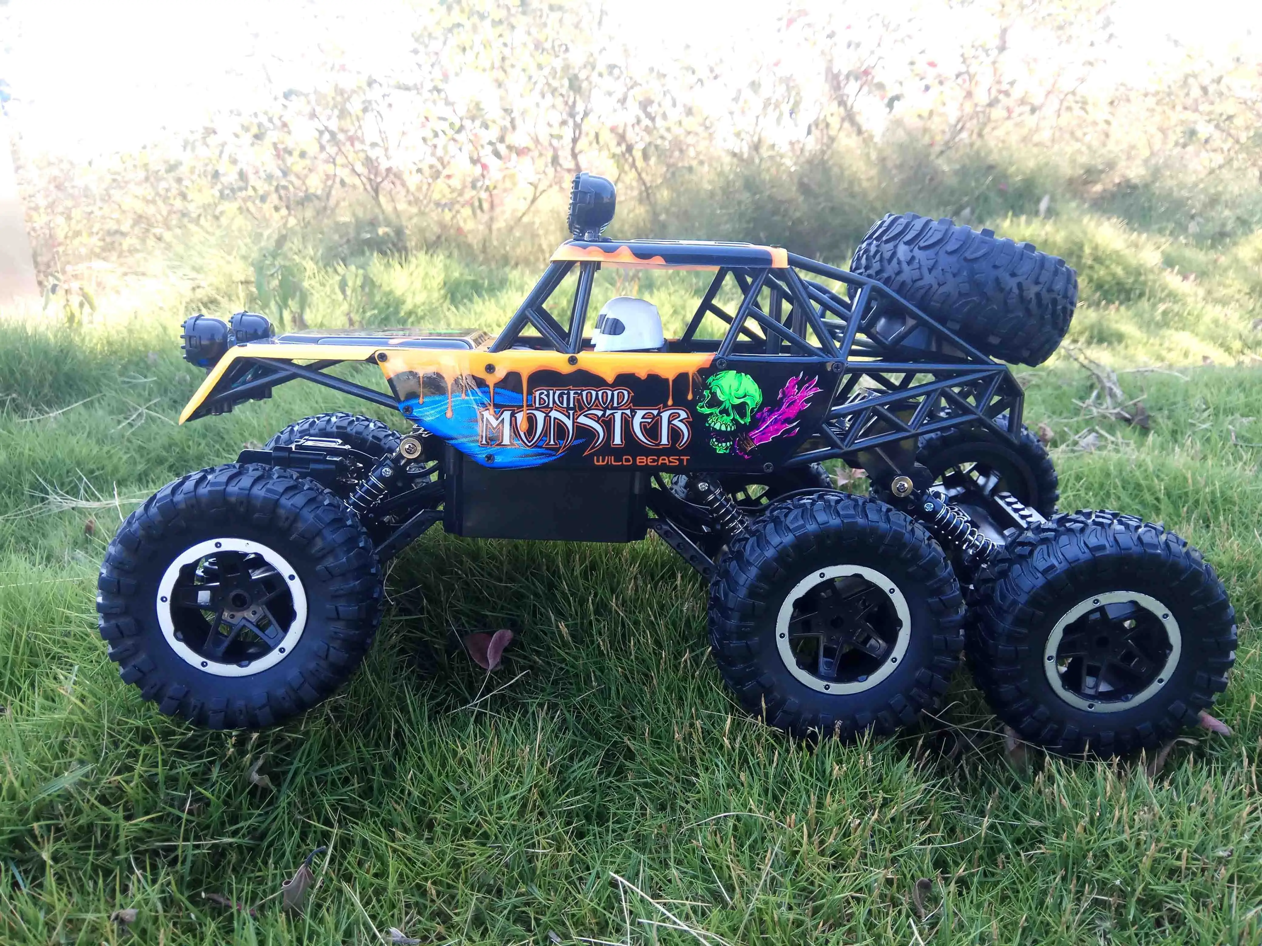 New product 1:10 6WD RC Car 2.4G Radio Control RC Car Toys Buggy High speed Truck Off-Road Climbing Vehicle toy