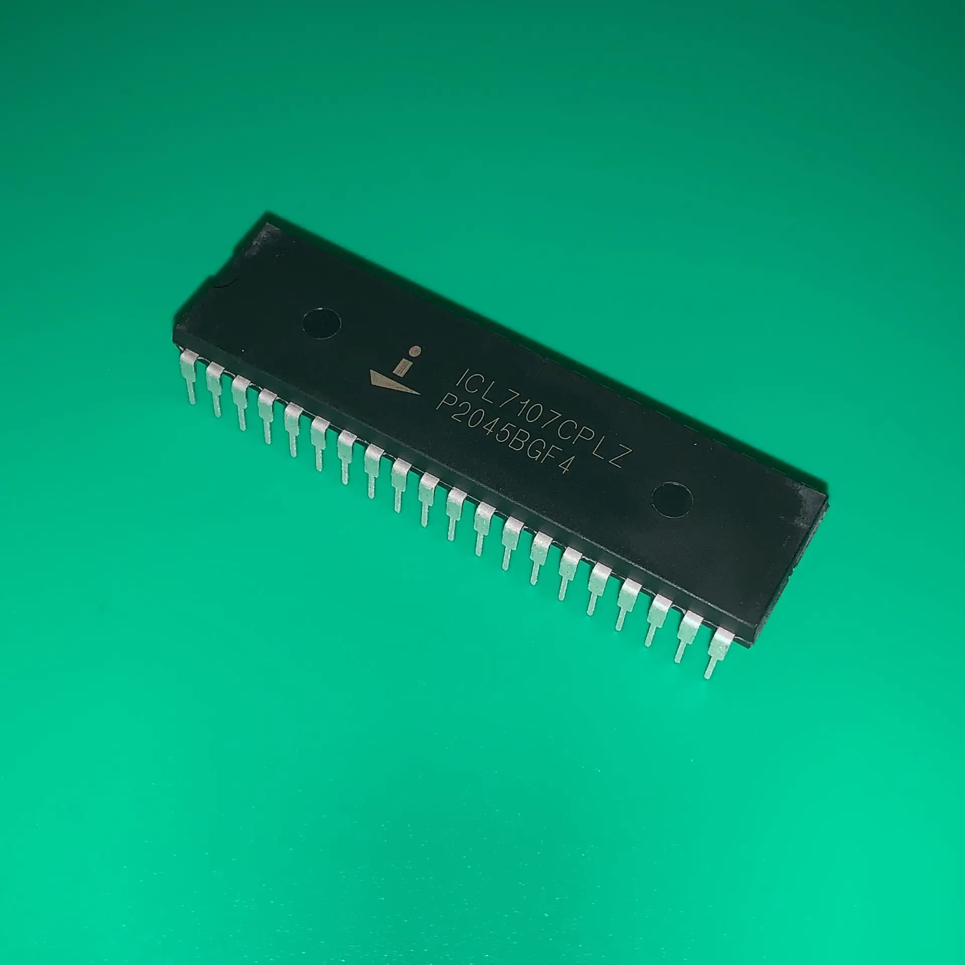 5 шт./лот ICL7107CPLZ DIP40 ICL 7107 CPLZ IC дисплей драйвер 3 Цифровой 40DIP ICL7107 ICL7107C PLZ|Контроллер
