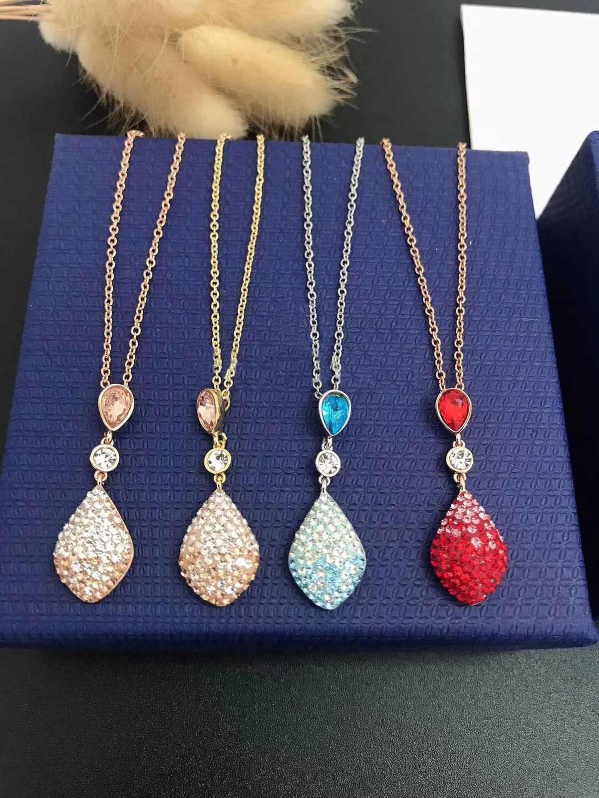 

ERIN High quality SWA elegant and noble drop shape fade Fashion Necklace