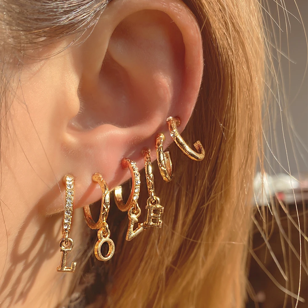

IFMIA Fashion Bohemian Love Letter Stud Earrings For Women 2022 Trend Charm Gold Circle Earring Woman Valentine's Day Jewelry