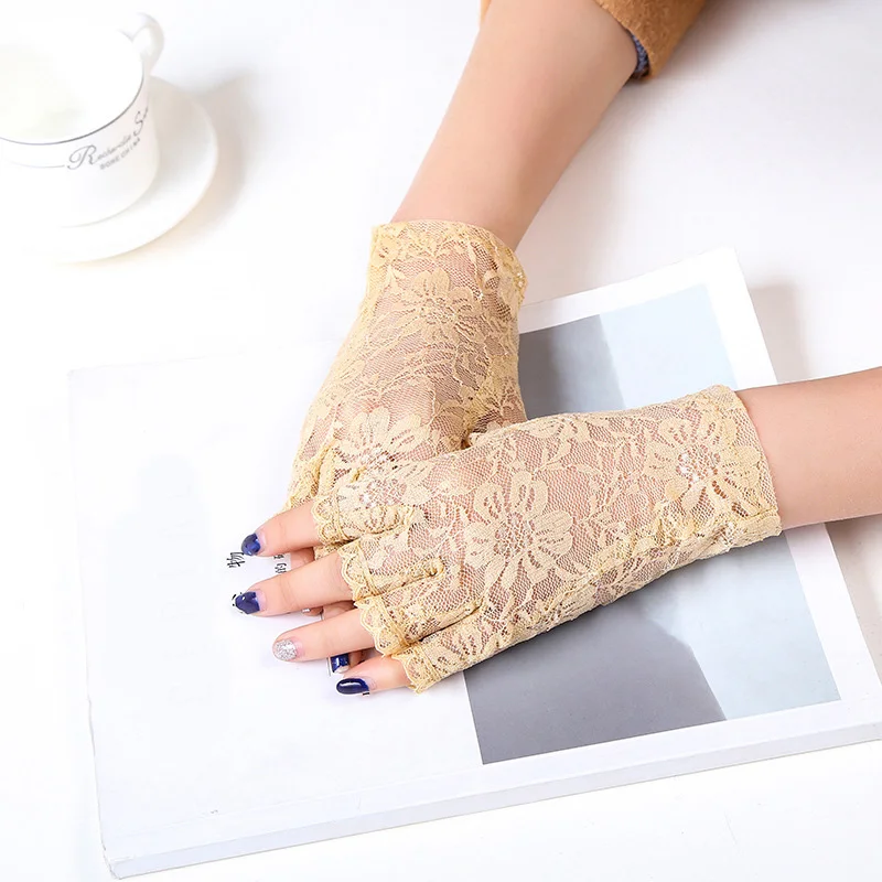 

1 Pair Driving Gloves Lady Dressy Gloves Sexy Lace Floral Half Fingers Sunscreen Gloves Summer Embroidered Breathable Mittens