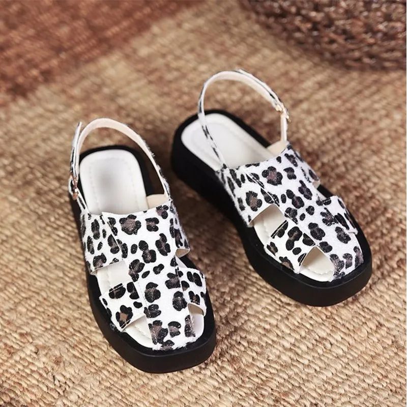 

2021 Summer Women's Outdoor Sandals Leopard Set Foot Thick Bottom Flock Comfortable Ladies Shoes Leisure Concise Women Sandals