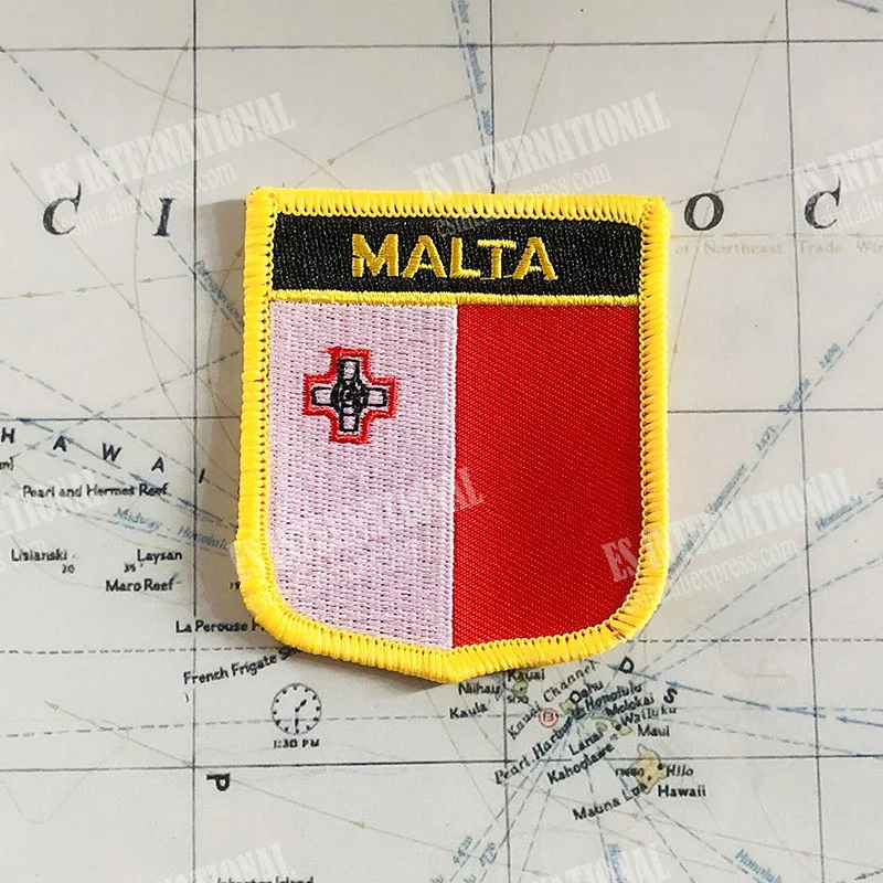 Мальта Национальный флаг вышивка нашивки значки Shield и квадратная форма Pin один набор на тканевой браслет украшение для рюкзака (art.: 7a60cba8b) - 7a60cba8b
