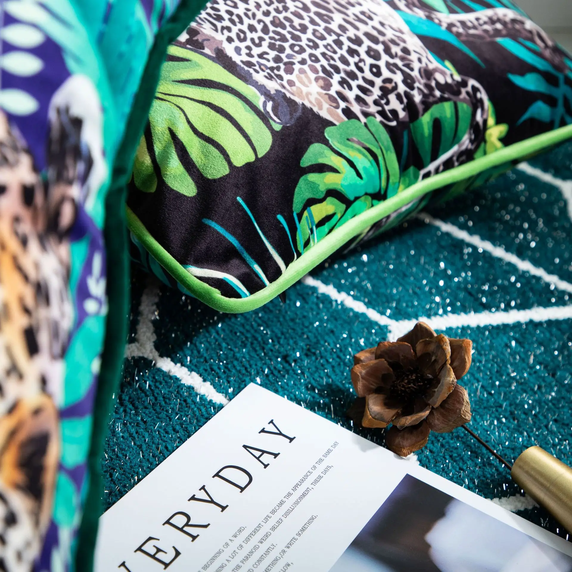 Современный минималистский бархат Цифровая печатная наволочка диван кровать