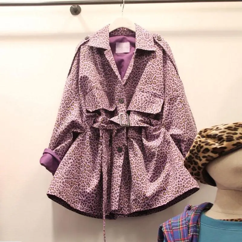 Женский тренчкот с завышенной талией розовый леопардовым принтом и отложной