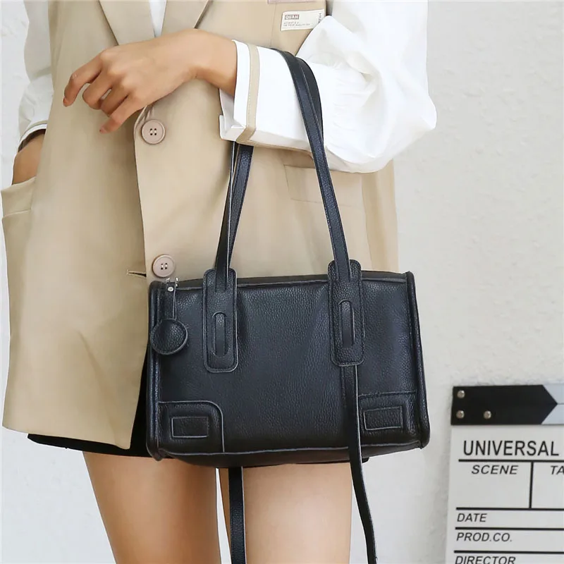 Женская сумка-мессенджер из натуральной кожи