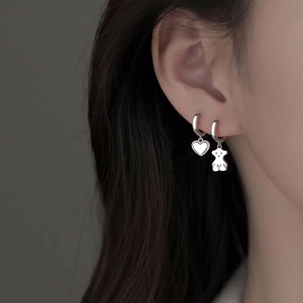 

Ladies French Metal Ear Studs Silver Color Round Love Heart Hoop Earrings Korean Style Dangle Earrings Women Earring