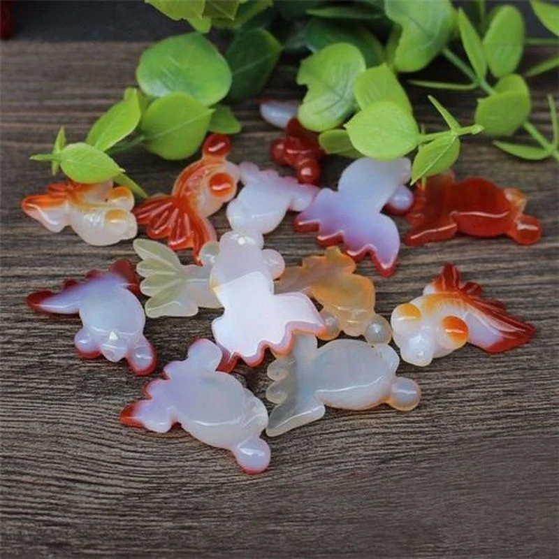 

Natural Red Chalcedony Hand Carved Goldfish Pendant Fashion Jewelry Men's and Women's Red Agate Necklace Gift Accessories