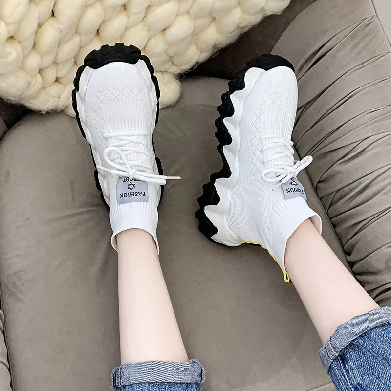 Белые и черные кроссовки на платформе с высоким берцем Женские из эластичной