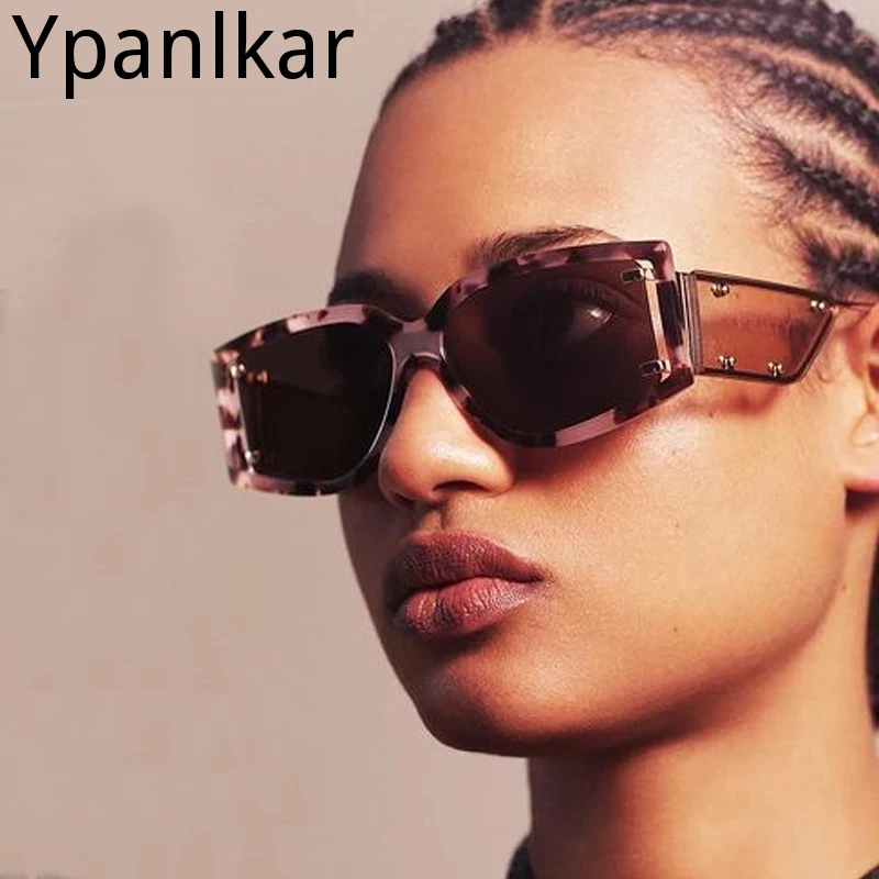 

Fashion Small Square Sunglasses Women Summer Outdoor Sun Glasses Men Black Eyewear UV400 Oculos De Sol