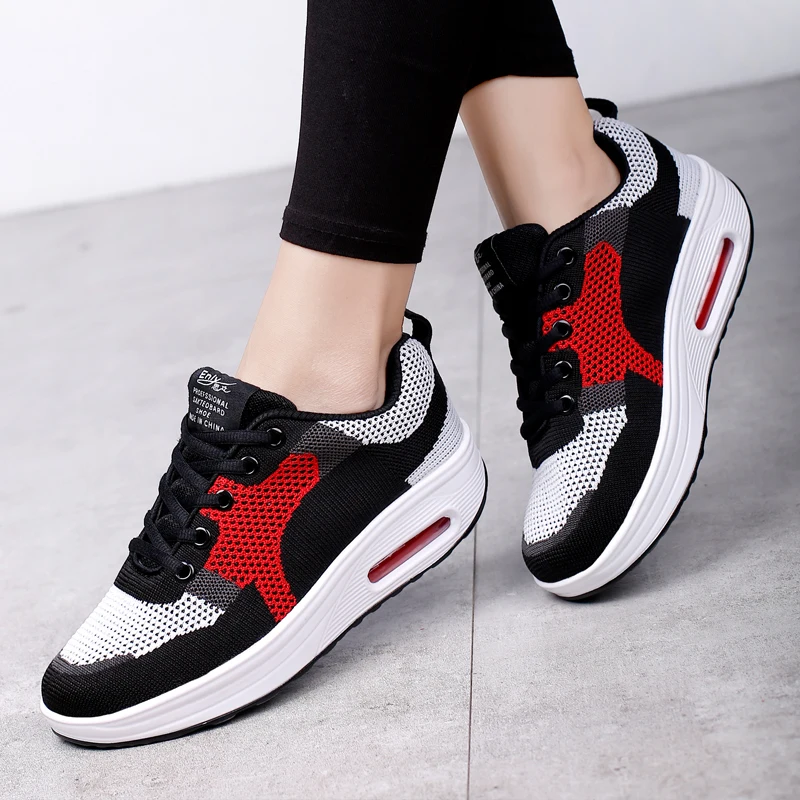 Кроссовки женские на шнуровке Вулканизированная подошва легкая повседневная